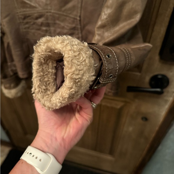 Danier Leather Ladies Leather Jacket -Beautiful Olive Green - Picture 5 of 7